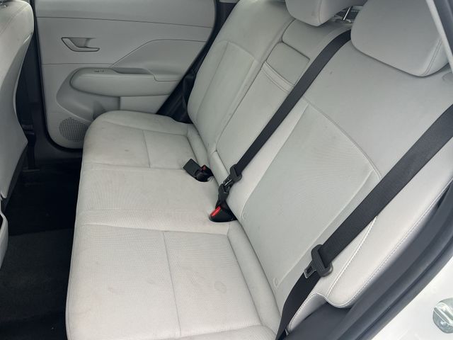 Used 2025 White Hyundai SEL image 36