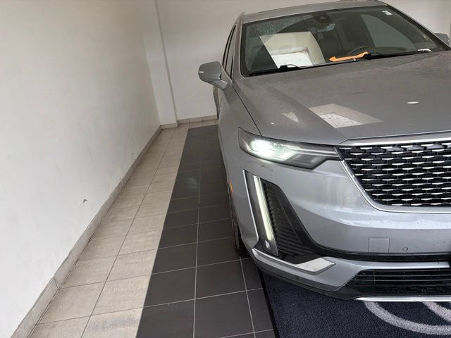2023 Cadillac XT6 Premium Luxury Silver at Tom Peacock Cadillac