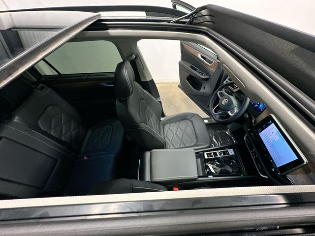 2026 Volkswagen Atlas 2.0T SE w/Technology Gray at Sutliff Volkswagen