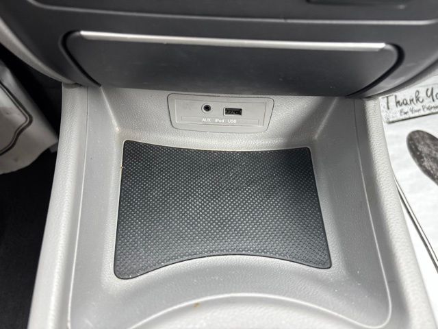 Used 2009 Red Kia EX image 28