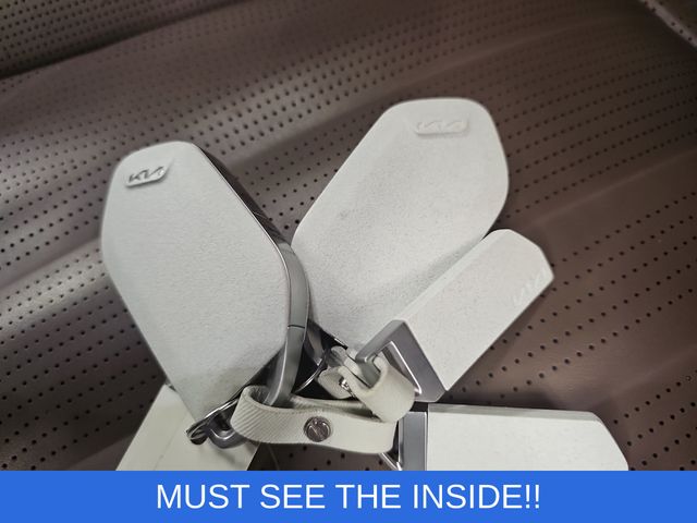 Used 2024 White Kia GT-Line image 34