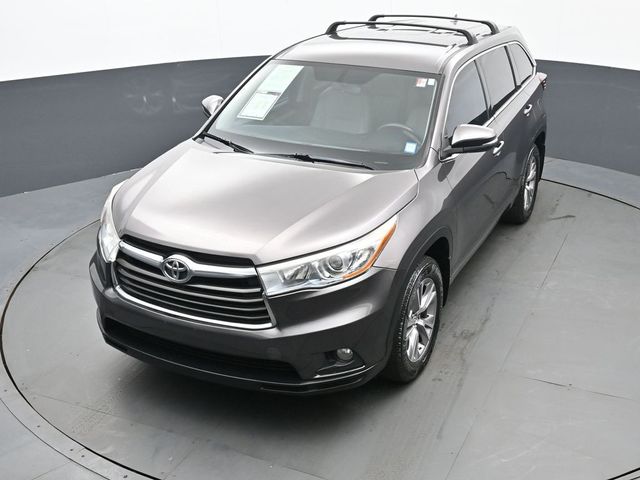 2016 Toyota Highlander LE Plus V6 35