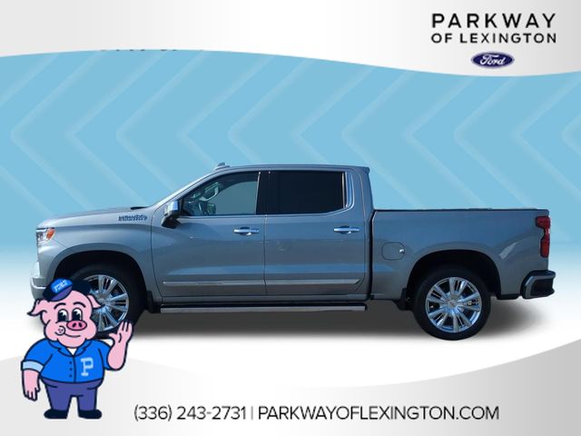 Used 2025 Gray Chevrolet High Country image 2