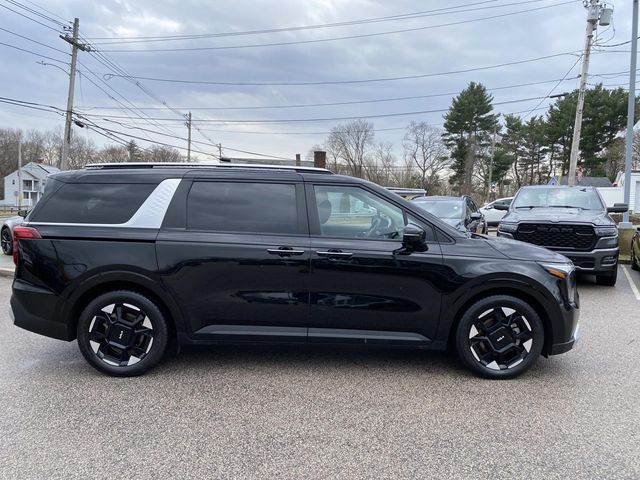 Used 2025 Kia Carnival Van
