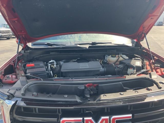 2021 GMC Yukon SLE photo