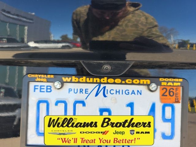 2024 Jeep Grand Cherokee Altitude X - Diamond Black Crystal Pearlcoat exterior view 7