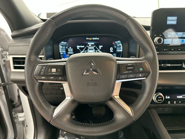 2023 Mitsubishi Outlander   at Rafferty Subaru