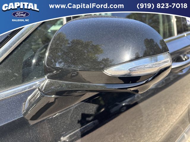 Used 2023 Black Noir Pearl Hyundai Limited image 12