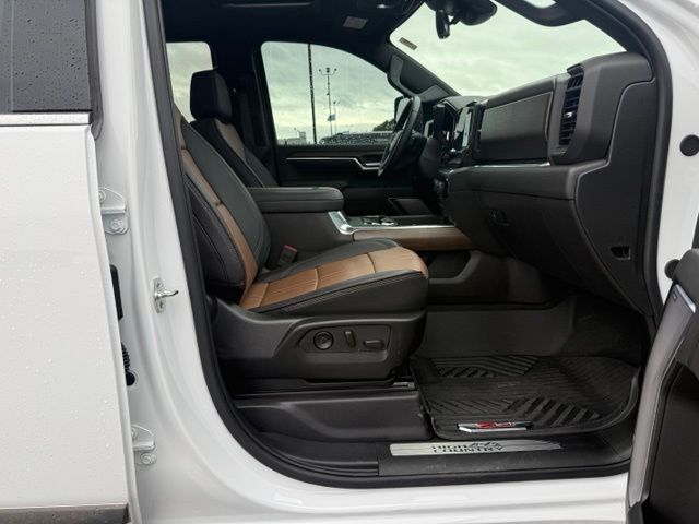 2025 Summit White Chevrolet Silverado 3500HD High Country 4X4 Truck