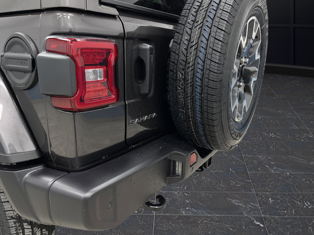 New 2026 Granite Crystal Metallic Clearcoat Jeep Sahara image 33