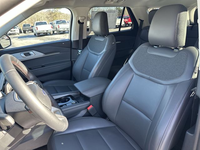 New 2025 Gray Ford Active image 15