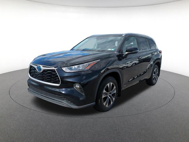 used 2020 Toyota Highlander Hybrid car, priced at $32,481
