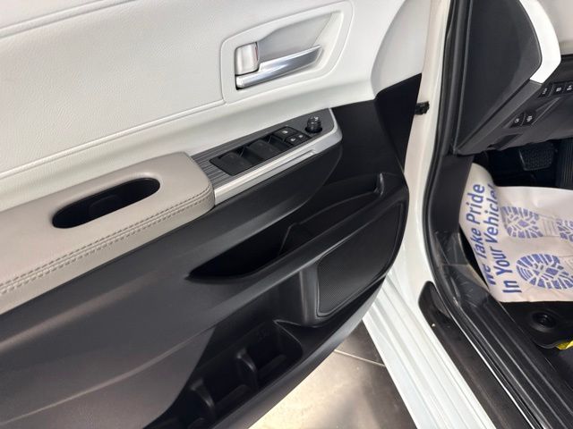 Used 2025 Toyota Sienna Van