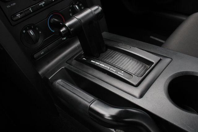 Used 2008 Silver Ford V6 Deluxe image 17