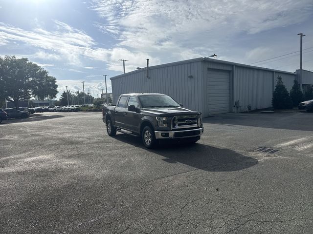 Used 2017 Gray Ford XLT image 3