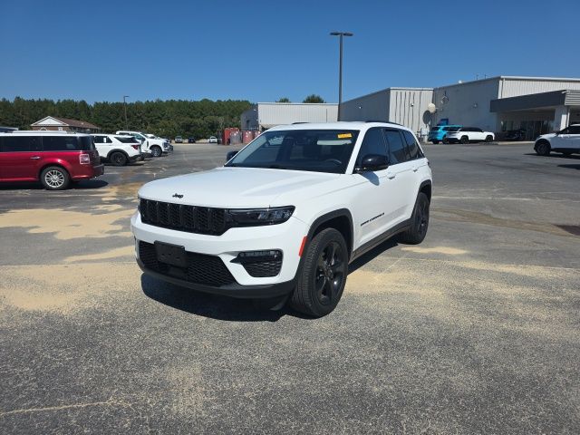 Used 2023 White Jeep Limited image 2