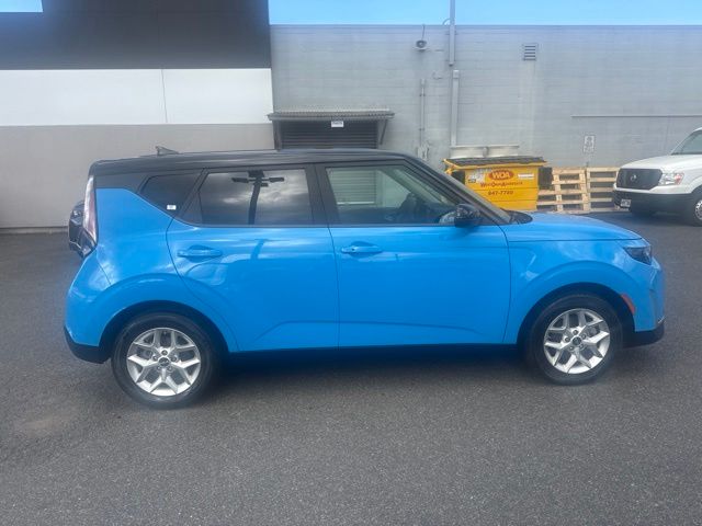 Used 2023 Blue Kia S image 6