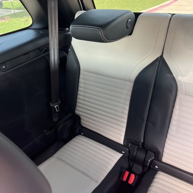 Used 2023 Blue Land Rover HSE R-Dynamic image 9