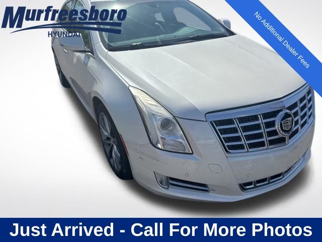 White Diamond Tricoat 2014 Cadillac XTS Luxury FWD Sedan Front-Wheel Drive 6-Speed Automatic