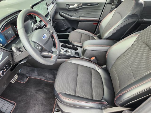 2023 Ford Escape ST-Line photo 8