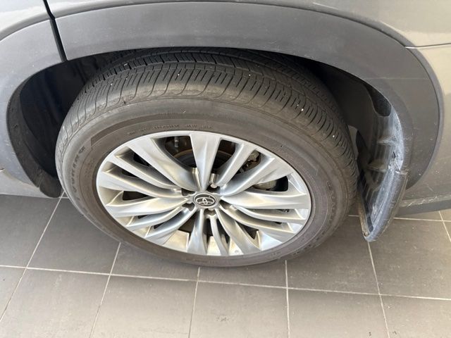 2025 Toyota Highlander Hybrid Platinum  at Toyota of Victoria