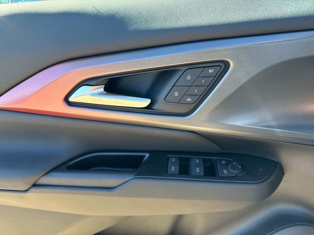 2025 Chevrolet Equinox EV RS Gray at Supreme Chevrolet of Gonzales