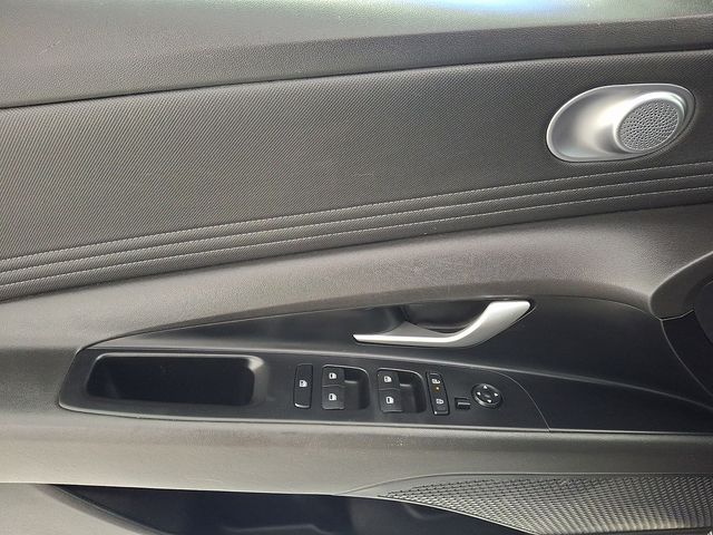 Used 2024 Hyundai Elantra Sedan