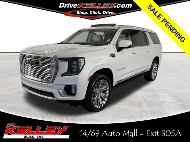 White Frost Tricoat 2021 GMC Yukon XL SUV / Crossover Four-Wheel Drive 