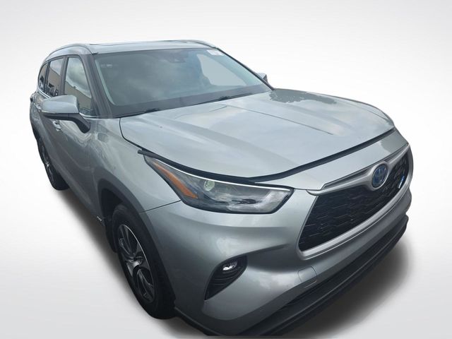 Used 2024 Toyota Highlander Hybrid SUV