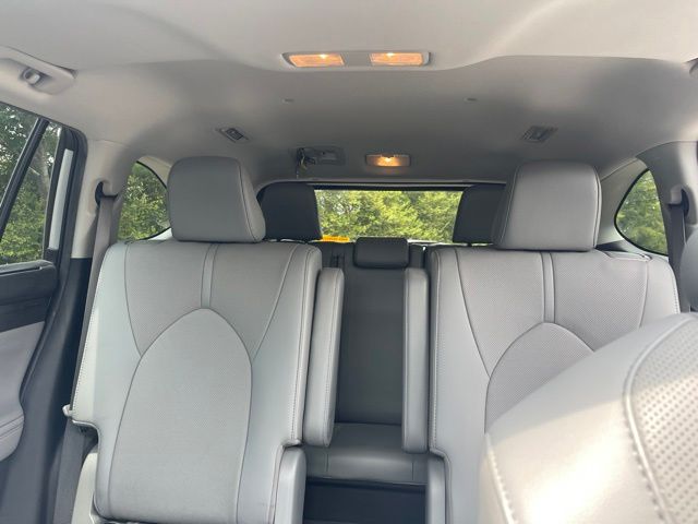 Used 2021 Toyota Highlander SUV