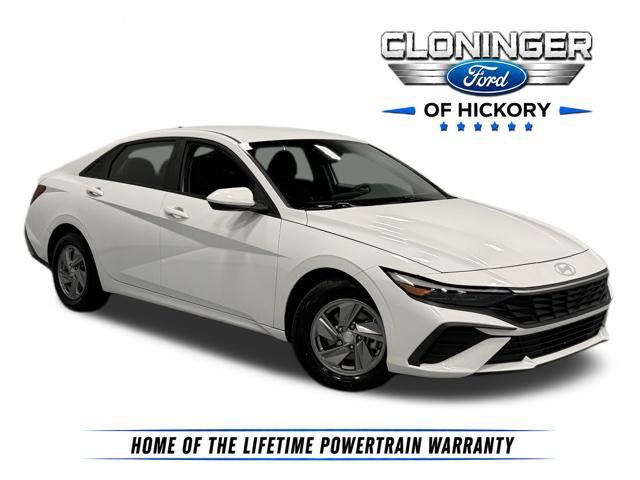  2024 Hyundai Elantra SE FWD   
