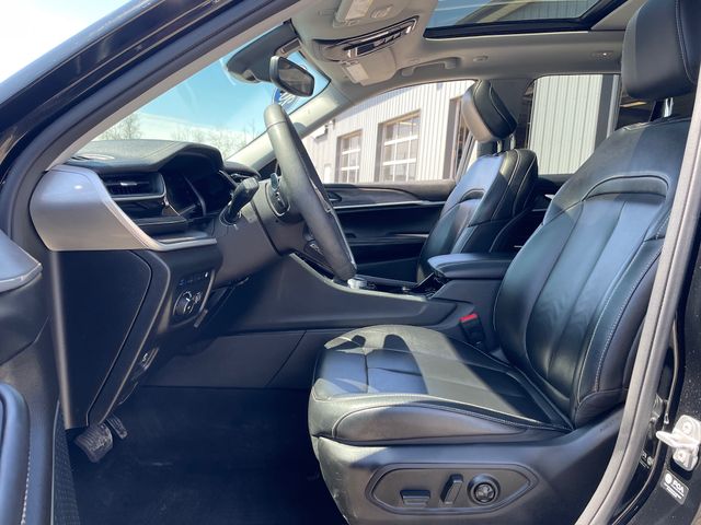 2023 Jeep Grand Cherokee 4xe - Diamond Black Crystal Pearlcoat exterior view 10