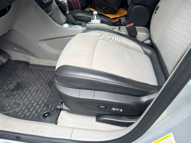 Used 2015 Silver Buick Base image 9