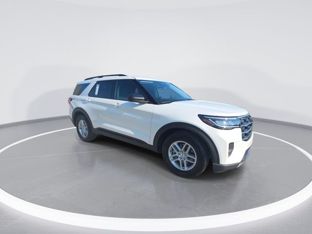 New 2026 Star White Metallic Tri-Coat Ford Active image 2