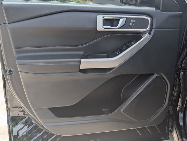 2022 Ford Explorer XLT Black at Community Kia