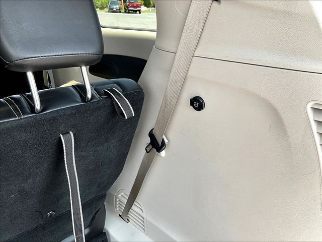 Used 2024 Chrysler Pacifica Van