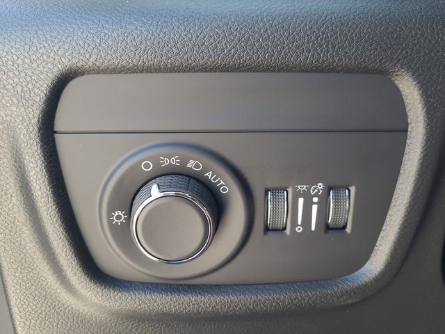 New 2025 White Jeep Altitude X image 22