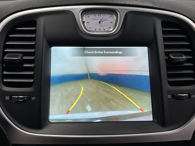 2023 Chrysler 300 Touring photo