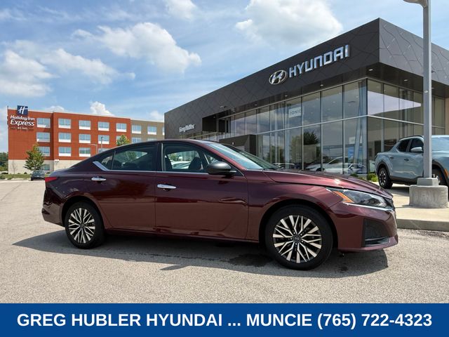 Garnet Pearl Metallic 2025 Nissan Altima Sedan All-Wheel Drive Continuously Variable Transmission