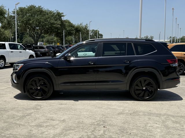 2025 Volkswagen Atlas 2.0T SE w/Technology Black at Gullo Toyota