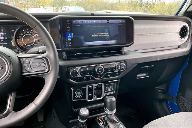 Used 2024 Jeep Gladiator Sport 4D Crew Cab