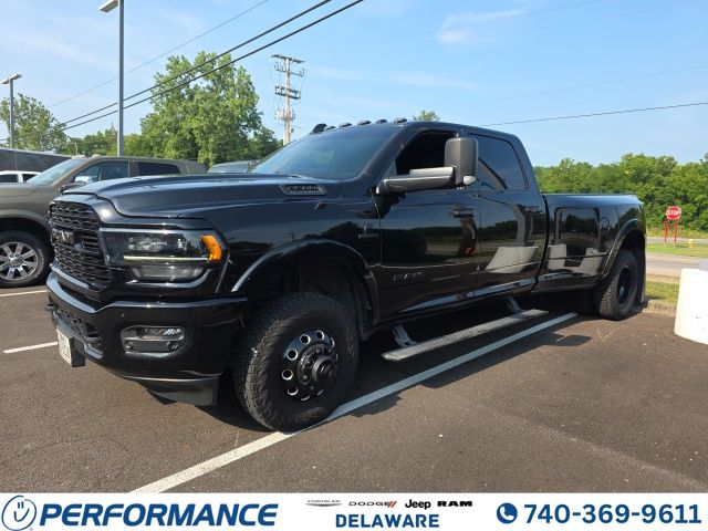 Diamond Black Crystal Pearlcoat 2022 RAM 3500 Pickup Truck Four-Wheel Drive 6-Speed Automatic