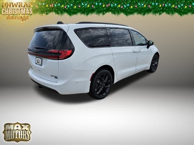 2024 Chrysler Pacifica Limited 8