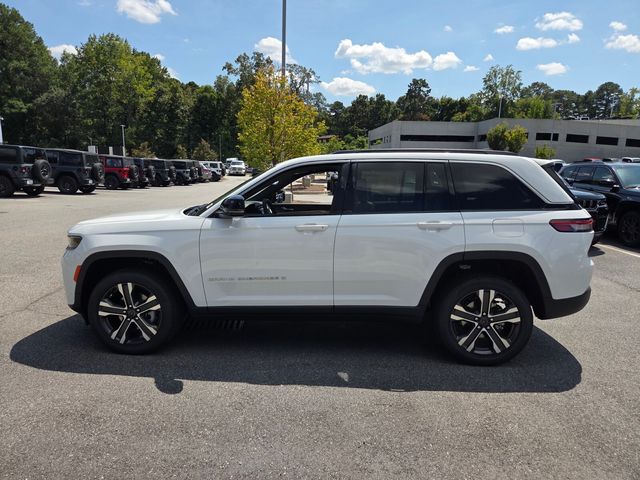 New 2027 White Jeep Limited image 4