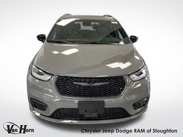 2025 Chrysler Pacifica Limited photo