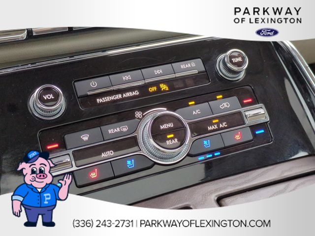 Used 2019 White Lincoln Reserve image 24