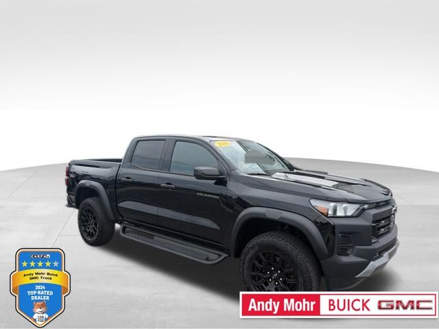 Black 2024 Chevrolet Colorado Pickup Truck Four-Wheel Drive 8-Speed Automatic