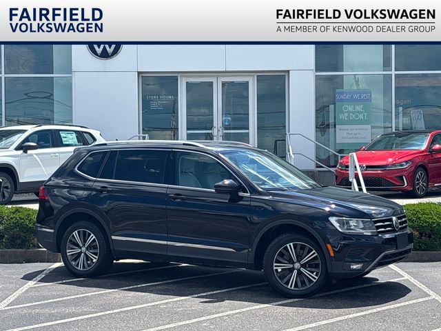 White Silver Metallic 2018 Volkswagen Tiguan SUV / Crossover All-Wheel Drive 8-Speed Automatic