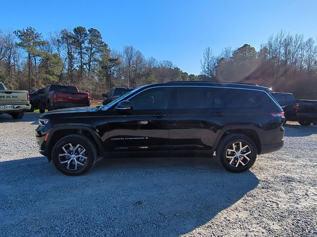 New 2025 Diamond Black Crystal Pearl-Coat Exterior Paint Jeep Limited image 2