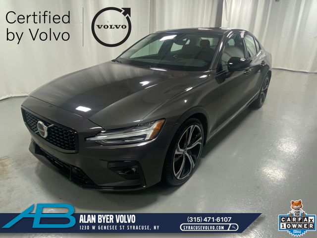 Gray (Platinum Grey) 2025 Volvo S60 B5 Core AWD Sedan All-Wheel Drive Automatic
